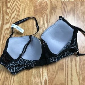 Isaac Mizrahi Intimates & Sleepwear - Isaac mizrahi 34C bra Isaac Mizrahi Intimates & Sleepwear - Isaac mizrahi 34C bra